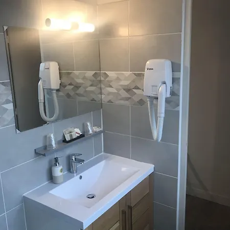 Les Iris 酒店 雷安德利斯