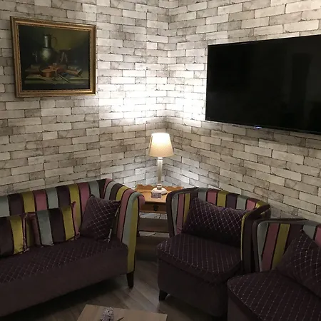 Les Iris 2* 雷安德利斯