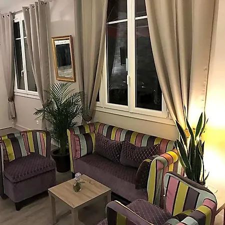Les Iris Отель