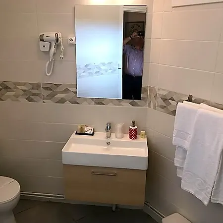 Les Iris Отель 2*