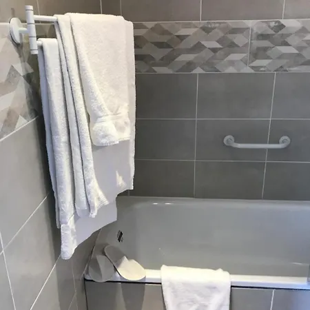 Les Iris Hotel
