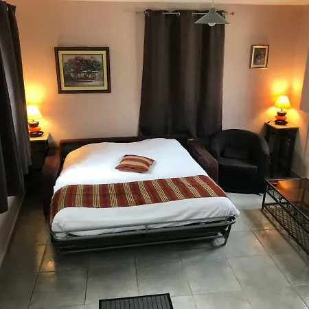 Les Iris Hotel