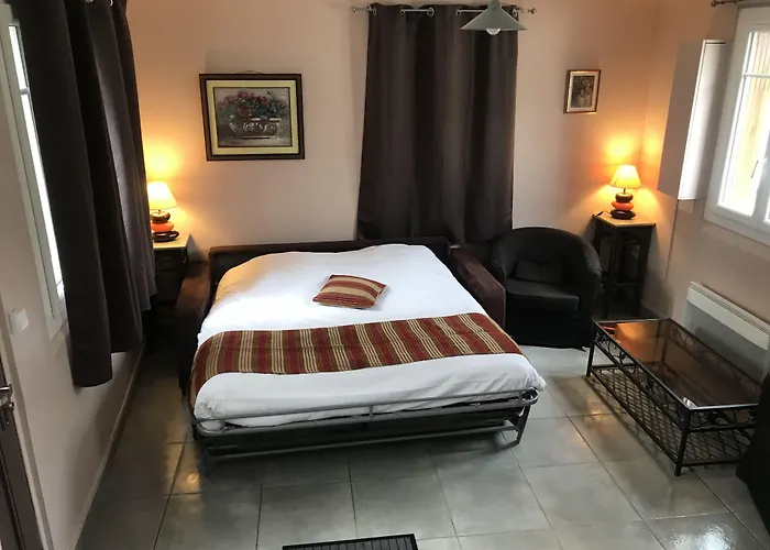 Les Iris ホテル レ・ザンドリ