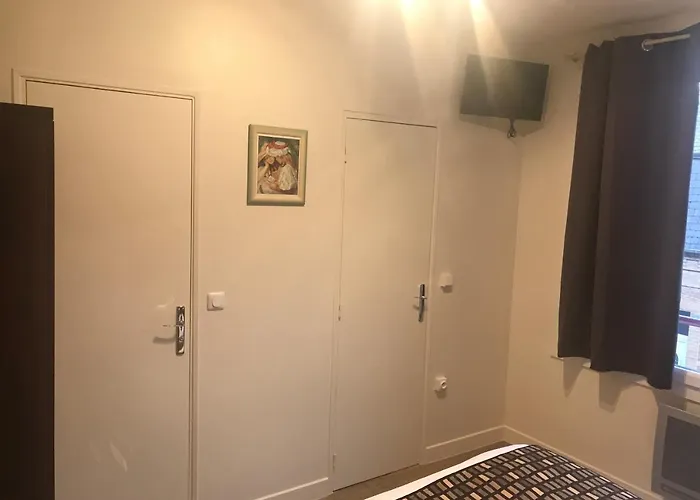 Les Iris 2* レ・ザンドリ